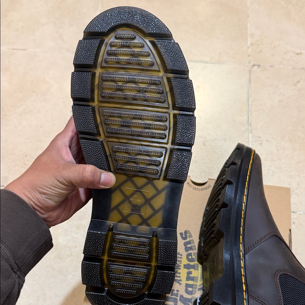 Dr. Martens Embury Crazy Horse - Picture 5 of 7